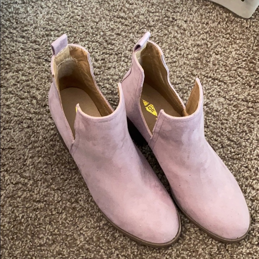 Light pink booties